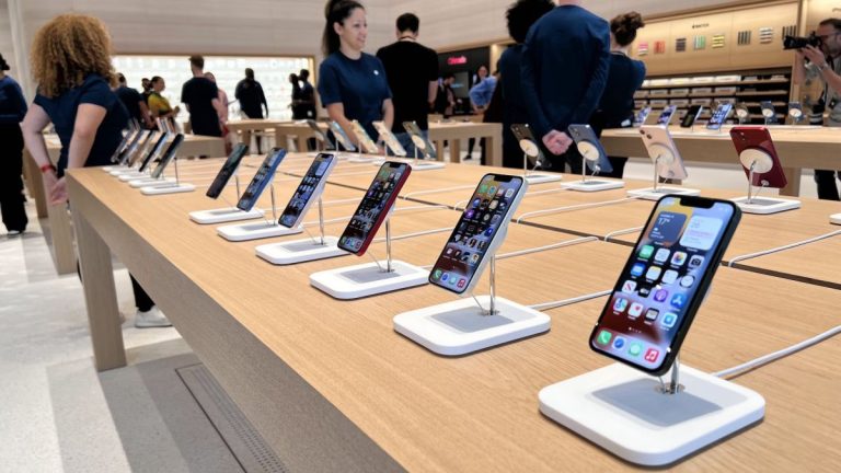 Holiday iPhone shipments decimated as people stop buying — but it could have been worse