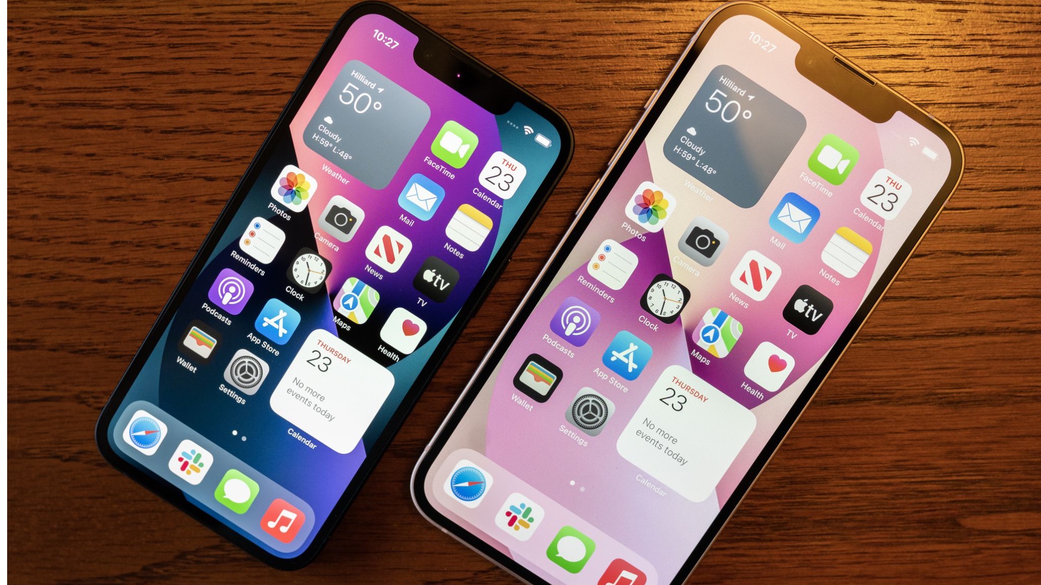 iPhone 13 mini and iPhone 13 display side by side