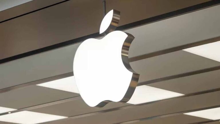 Apple Logo from Apple Store light